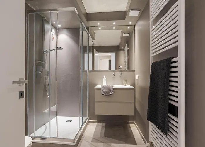 Tigli - By Myhomeincomo Lägenhet Como